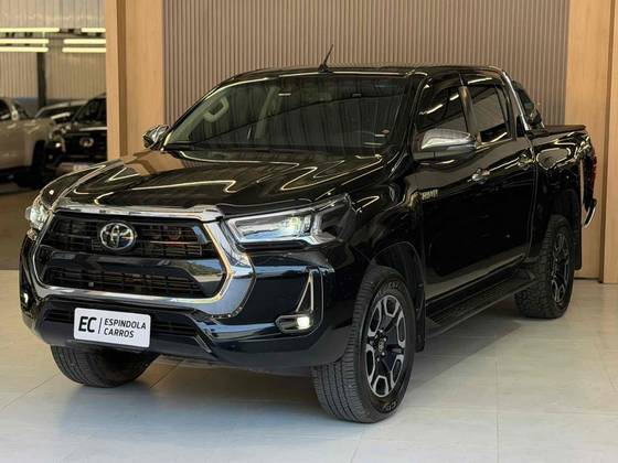 TOYOTA HILUX 2.8 D-4D TURBO DIESEL CD SRX 4X4 AUTOMÁTICO